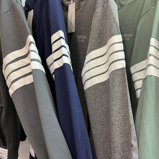 Áo chống nắng Thom Browne Newyork hè 2022, chất vải thấm thoáng mồ hôi, co giãn chống dính bết chuẩn hãng