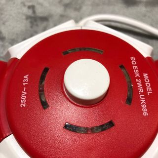 Ổ cắm Điện Quang ĐQ ESK UK986 (Kiểu UFO 6 lỗ 3 chấu màu Trắng Đỏ)