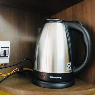 Ấm đun nước siêu tốc Điện Quang EKT06 (1500W, 1.8L, INOX 201, nhựa PP màu đen)