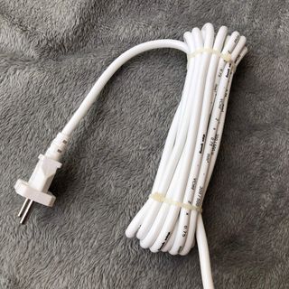 Ổ cắm Điện Quang ESK DBW104 ( Kiểu tàu siêu tốc, 4 lỗ 3 chấu,dây 2m/5m )