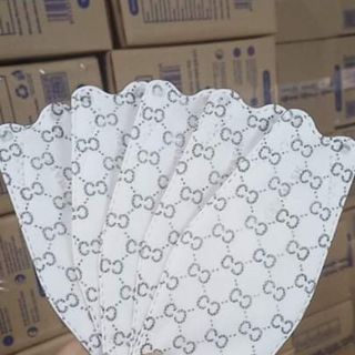 Cá Huy Hoàng hàng dày đẹp,4 lớp ,dây đeo tai to mềm kô đau tai 180k/1th/300 cai