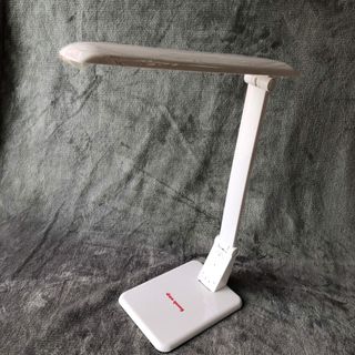Đèn bàn LED Điện Quang 6W - không phát ra tia cực tím