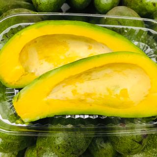 Bơ sáp ông khôi chín xanh (3,4,5 trái )