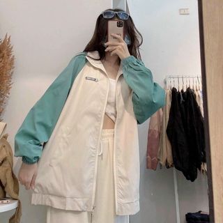 Áo khoác dù 2 lớp lót, tay chạy sọc logo in