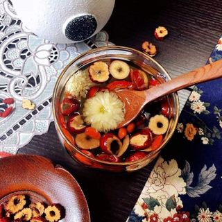 500g Trà thảo mộc dưỡng nhan Thuvato ( gồm trà sơn mật, hoa nhài, hoa cúc, hoa hồng, táo đỏ, kỷ tử)