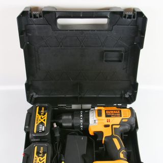 Máy khoan Pin Dùng Động Cơ Chổi Than Dewalt 118V – Động cơ cực mạnh mẽ - Đầu 13mm –3 chức năng chế độ khoan, vít, búa – 20 cấp trượt – Kèm 2 pin sạc 10 cell, 1 dock sạc – Giá siêu tốt