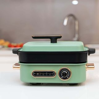 Nồi Lẩu Điện Đa Năng Seka SK86 - 4,5 lít Nồi Lẩu Điện Công Suất Lớn, Kiểm Soát Nhiệt An Toàn - Hàng chính hãng, Thiết kế 4 khay rời có Bề mặt Mịn - công nghệ chống dính cao Dễ tháo lắp khi sử dụng