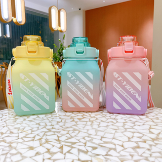 BÌNH SPORT VUÔNG ĐỤC 1500ML TẶNG CHARM VÀ STICKER