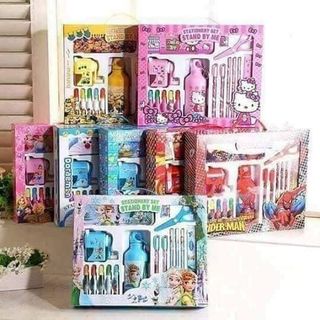 Bộ dụng cụ học tập kèm bình nước cho bé