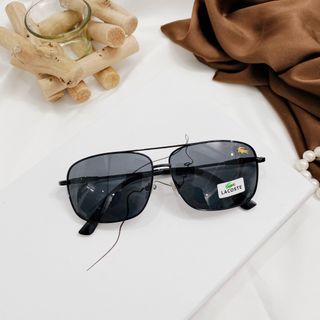 Mắt kính nam La-cos-tes form vuông