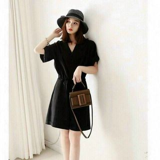 JUMT SHORT ĐEN CỔ VEST