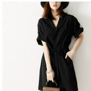 JUMT SHORT ĐEN CỔ VEST