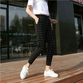 Quần caro ống hơi ôm chân