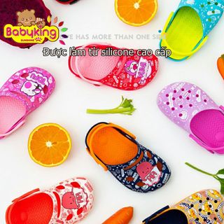 dép trẻ em,dép lỗ trẻ em,Dép crocs chống trơn trượt Aiueo Nhật,được làm bằng 18 cái núm ty silicone cao cấp.