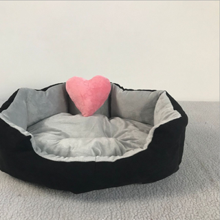 nệm tròn tim cho chó mèo tặng kèm trái tim 50x60cm