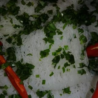 Bánh hỏi Bình Định làm thủ công , Hẹ nhà trồng