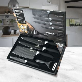 Bộ dao làm bếp 6 món Lucky thiết kế vân kim cương chống dính không gỉ sắc bén vô cùng tiện lợi.