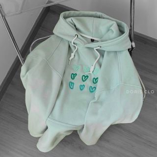 Áo hoodie thêu nổi trái tim form dưới 70kg