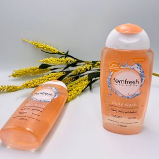 Dung dịch vệ sinh phụ nữ Femfresh Daily Intimate Wash 250ml