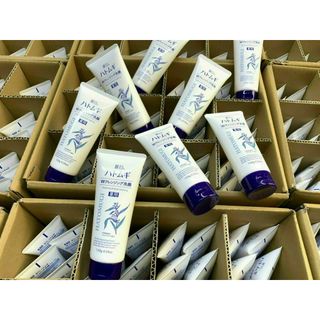 Sữa rửa mặt trắng da Hatomugi Nhật 130g