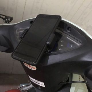 Kẹp điện thoại gắn mặt công tơ mét xe máy [Không kèm xốp dính] giá sỉ