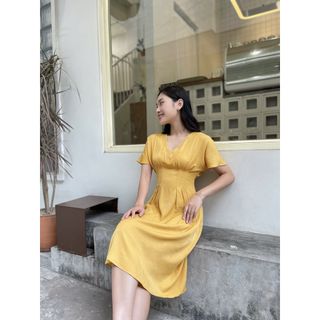 Đầm xòe vàng 202208