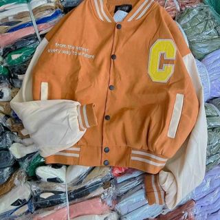 Áo khoác bomber croptop logo thêu nổi form 65kg