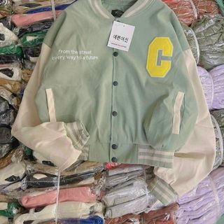 Áo khoác bomber croptop logo thêu nổi form 65kg