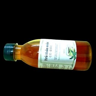 Trà gừng, trà thảo mộc cô đặc thơm ngon, tiện lợi giúp giảm ho, thải độc, làm dịu những cơn buồn nôn, ói, say tàu xe, say rượu bia (chai 220ml)