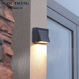 Đèn Led treo tường hắt tường trang trí ngoài trời trong nhà chống nước ánh sáng vàng Led 5W 220V VNT614 Ngọc Thắng