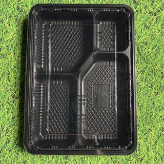 Hộp nhựa 4 ngăn HT25