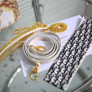 Túi xách D...ior l.ady - khoá Vàng size 17cm loại 3 ô hình tim - da mờ - màu trắng-giá sỉ - giá bán buôn