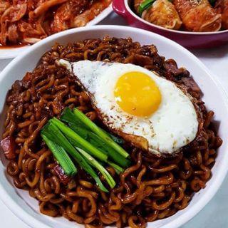 Mì Tương Đen Bắc Kinh 135G