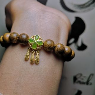 Vòng trầm hương mix cỏ ba lá