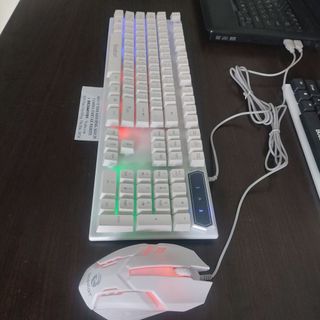 Combo 3 món bàn phím chuột lót chuột led 7 màu mẫu mới keyboard bosston 8310
