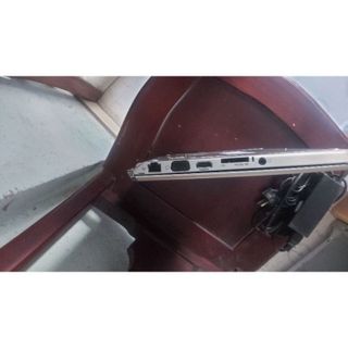 Laptop sony core i5 ssd 128gb win 10 ram 4gb pin sạc đầy đủ bể kính màn hình vẫn dùng ok