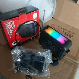 Loa trợ giảng mini ZQS302B có bluetooth nghe nhạc, cổng USB, FM radio, đèn pin sáng