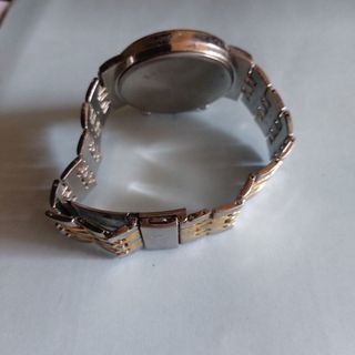 Đồng hồ nam tên shs HD tồn kho lâu ko dùng ko biết hư nên ae về nguyên cứu