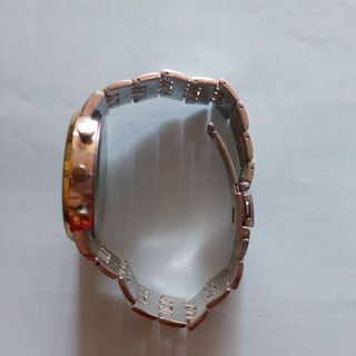 Đồng hồ nam tên shs HD tồn kho lâu ko dùng ko biết hư nên ae về nguyên cứu