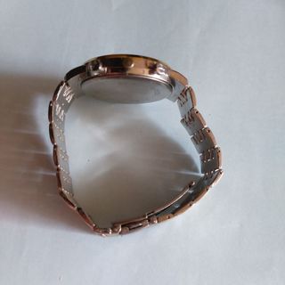 Đồng hồ nam tên shs HD tồn kho lâu ko dùng ko biết hư nên ae về nguyên cứu