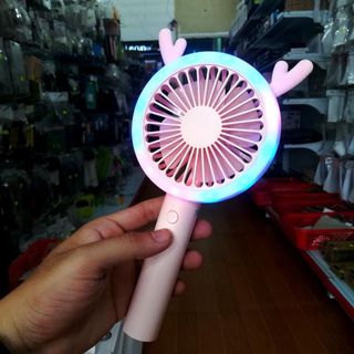 Quạt Sạc Tích Điện Mini Cầm Tay Mht 668 Đèn Led 7 Màu