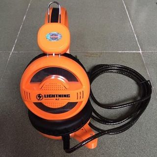 Tai nghe Lightning A2 Có Mic Đèn Led Hàng Trưng Bày Thanh Lý Đẹp 98% Mọi Chức Năng Ok Màu Xanh, Cam Giao Ngẫu Nhiên