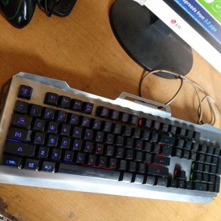 Bàn phím gaming cao cấp Newmen GM816 chính hãng cũ Led 7 màu - Keyboard có dây cổng usb