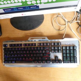 Bàn phím gaming cao cấp Newmen GM816 chính hãng cũ Led 7 màu - Keyboard có dây cổng usb