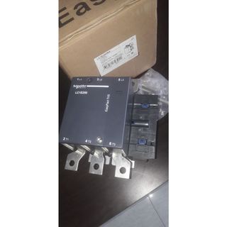 Khởi động từ LC1E250M5 Schneider 3P 250A coil 220Vac hình thật tự chụp