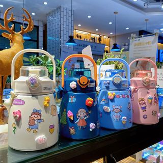 Bình nước giữ nhiệt cute có ống hút dễ thương sticker 2D 3D quai đeo giá sỉ