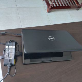 Thanh lý máy tính laptop Dell Ram 4gb Win 10 đầy đủ phụ kiện về là dùng luôn ko cần mua thêm gì cả