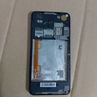 Điện thoại Qsmart chỉ máy như hình ko biết hư nên ae về nguyên cứu