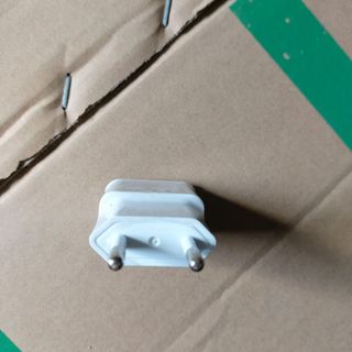 Cốc sạc 5V 1A nhỏ gọn nhẹ màu trắng tinh