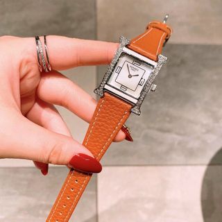 ĐỒNG HỒ HERRMES NỮ DA VUÔNG NEW